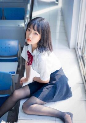 学长撕开我的乳罩慢慢揉捏电影