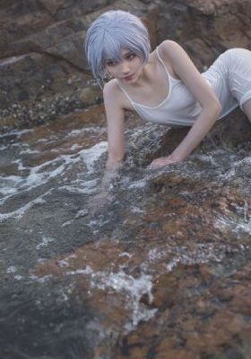 25岁女高中